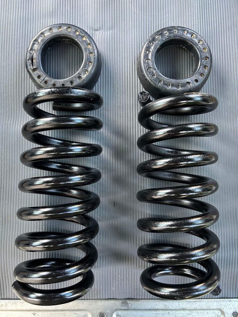 98yダッジラムバン　フロントスプリング