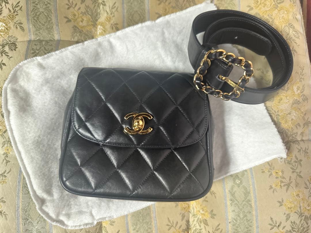 美品 Chanel シャネル ウエストポーチバッグ 黒