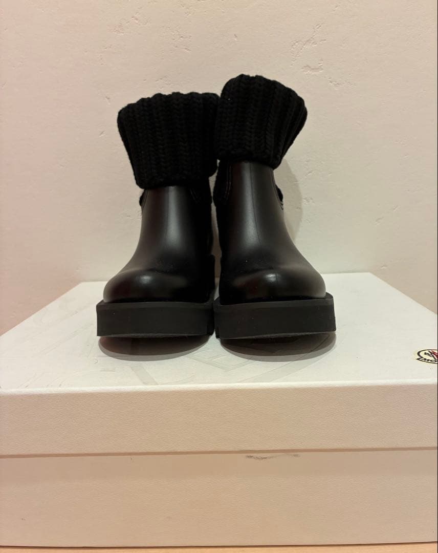 MONCLERブーツ新品未使用ブラック　サイズ37
