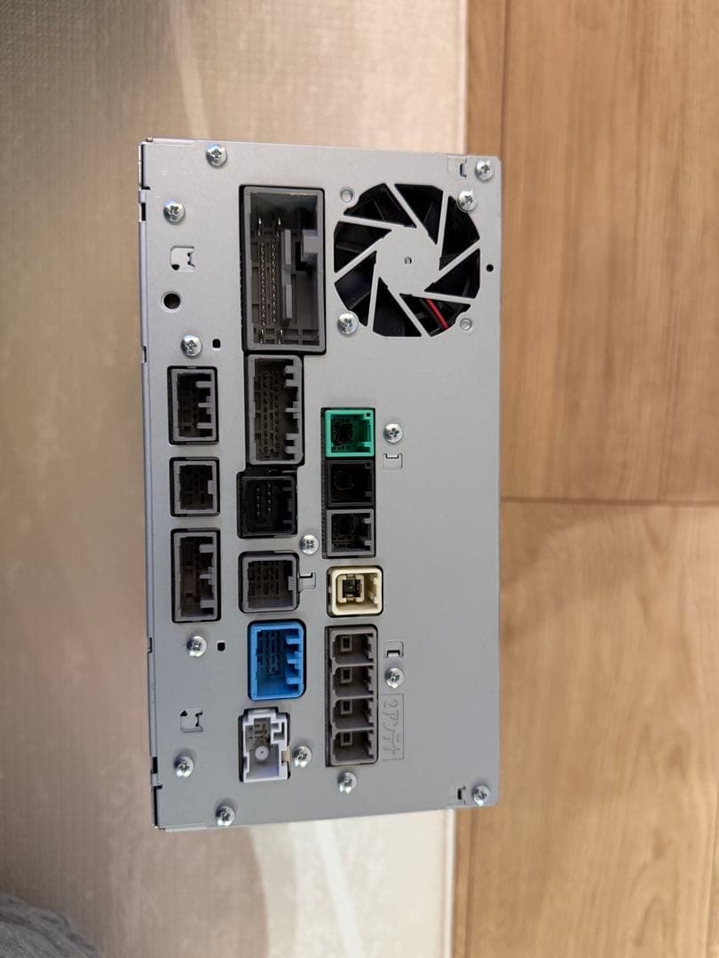 カーオーディオ gathers