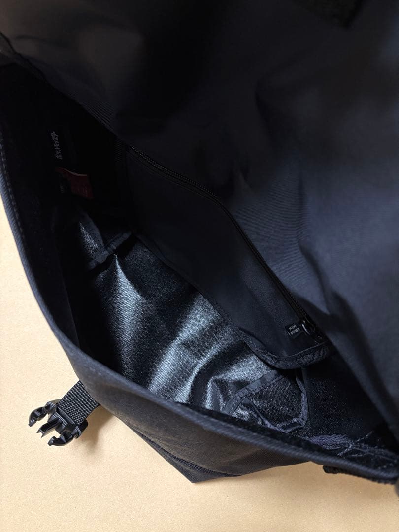 【マンハッタンポーテージ】ポケモンコレクション　ピカチュウ　メッセンジャーバッグ