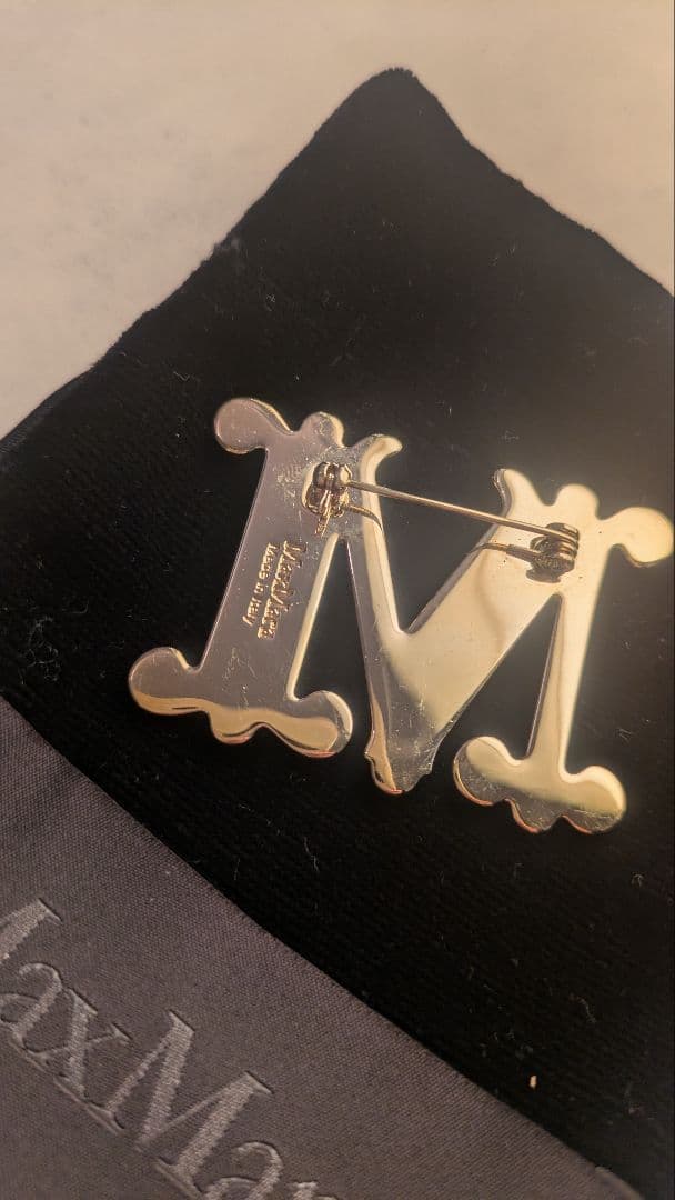Max Mara ブローチ
