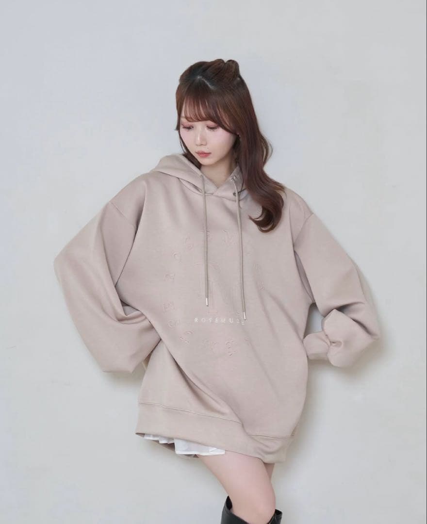 Rosemuse Enboss logo hoodie 【beige】
