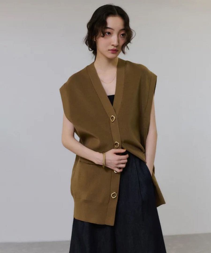 アダムエロペ　ミドルニットジレ