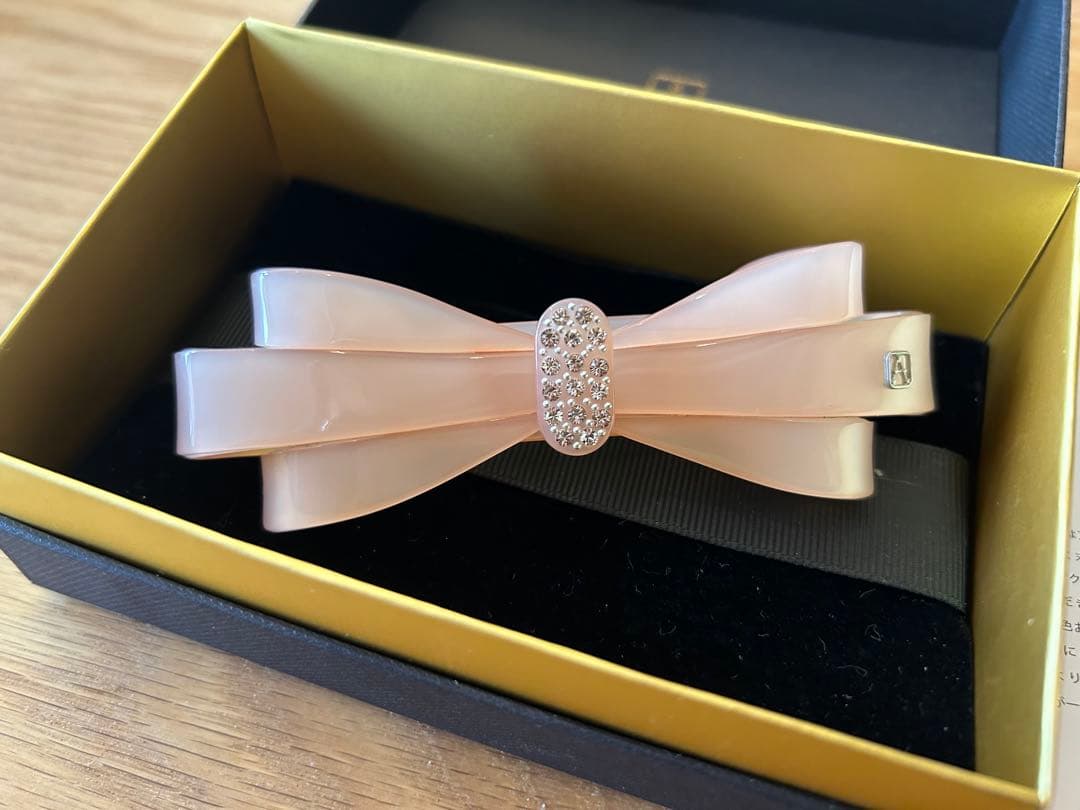 アレクサンドルドゥパリ スワロフスキーが豪華なバレッタ 美品