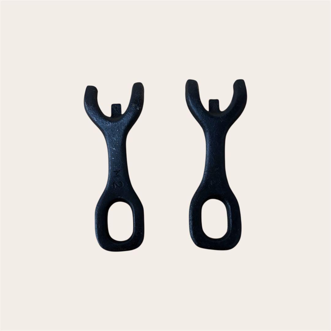 鉄皿 《 ステーキ皿と木製トレイの8セット ＆ トング2個 》 匿名配送