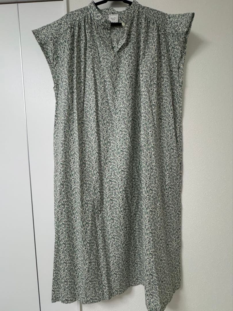 nofl ノフレ コットン鳥と実プリントワンピース ベージュ×グリーン