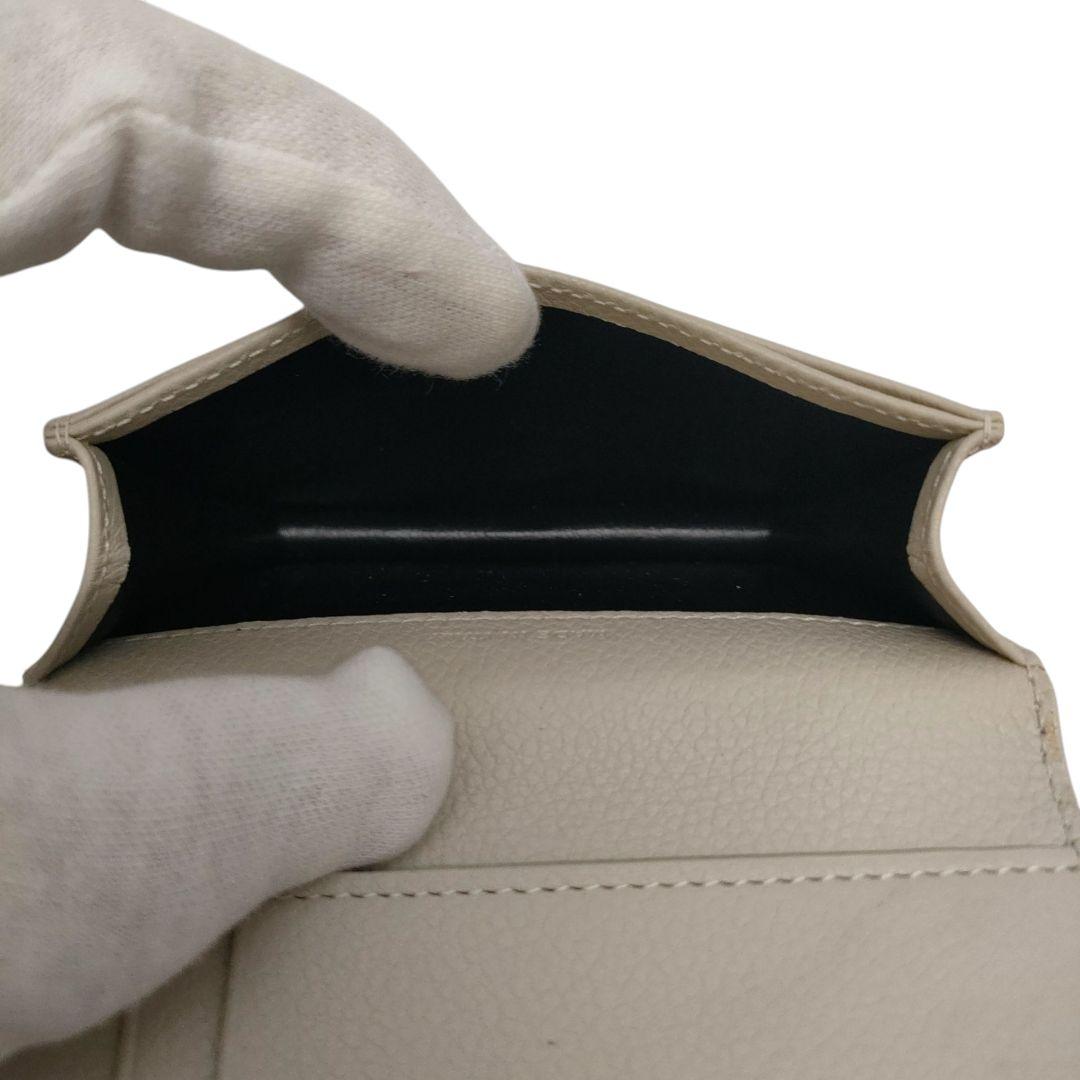 サンローラン　名刺入れ　ビジネスカードホルダー　アイボリー　ベージュ