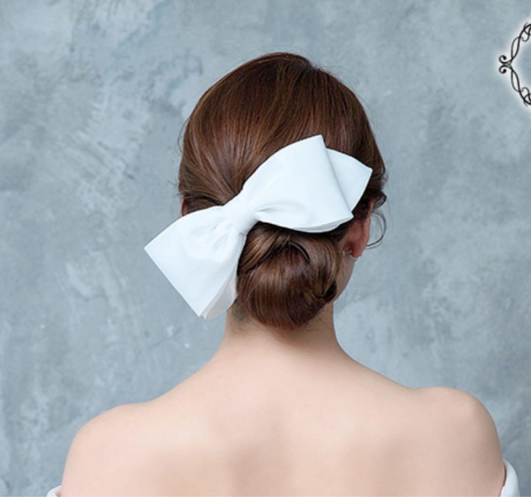 ブライダル　ホワイトリボンヘアアクセサリー　ラブティアラ