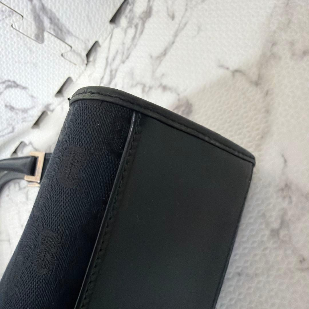 P*e様 GUCCI ブラック ハンドバッグ GGパターン