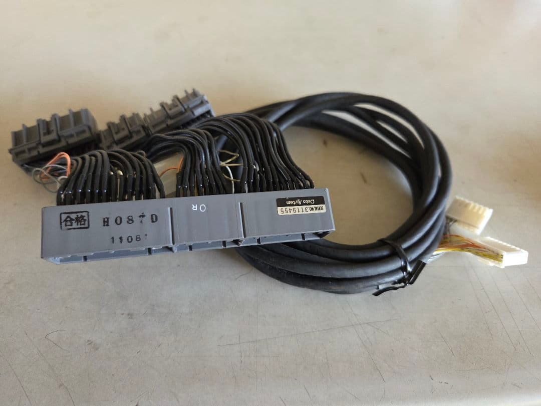 トヨタ　セルシオUCF31前期　RSPEC エアサスコントローラー