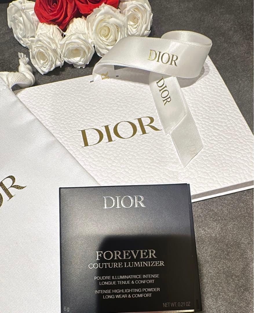 ディオールスキン フォーエヴァー クチュール ルミナイザー  002 ホリデー