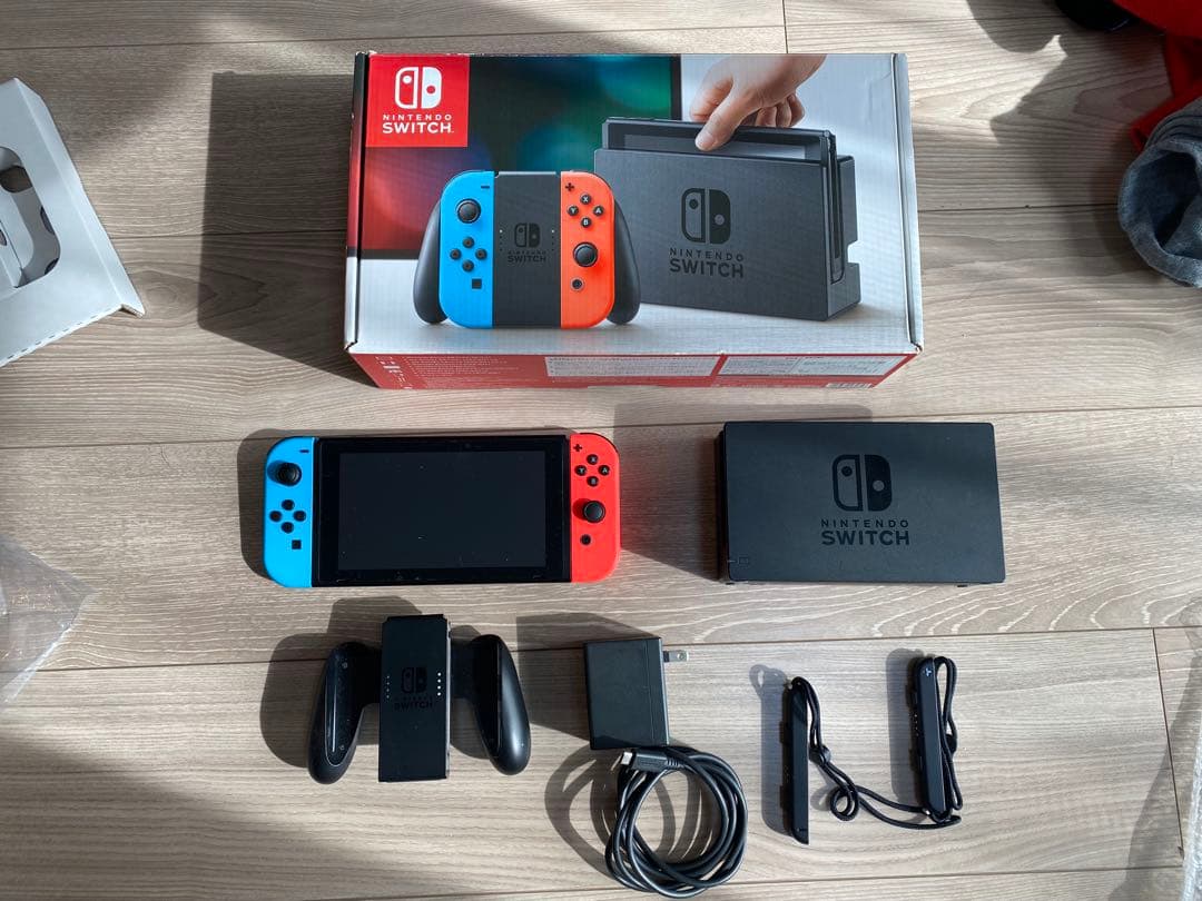 し*う様 Nintendo Switch 本体 青/赤 Joy-Con