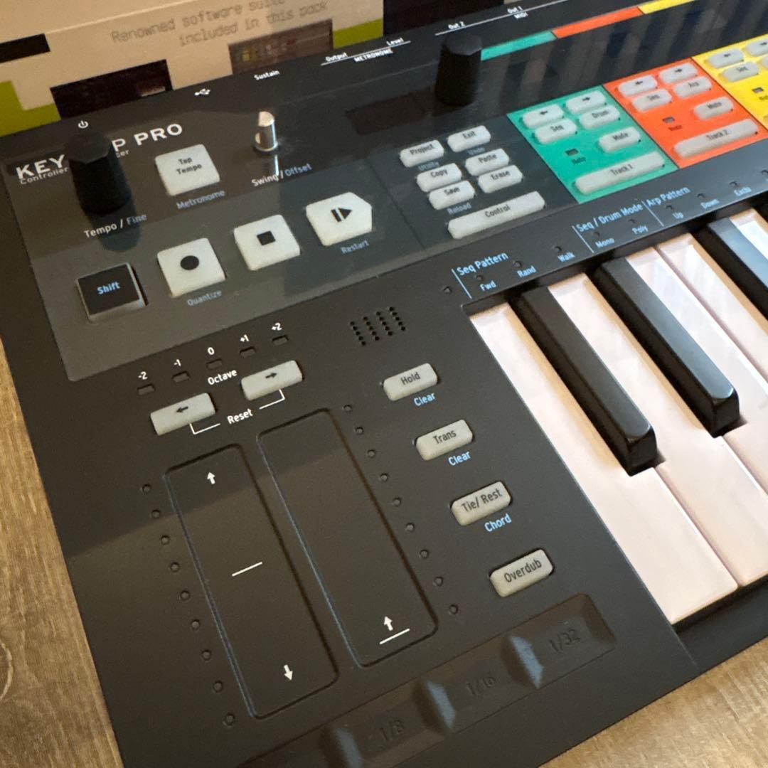 ARTURIA KEYSTEP PRO 37鍵 MIDIキーボード Black