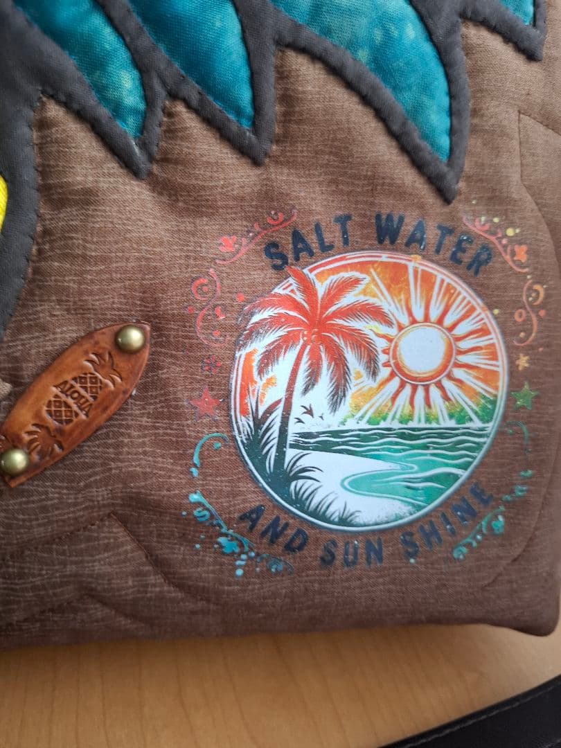 ハワイアンキルト　バッグ　横長　2WAY ファスナーバッグ　革タグチャーム付