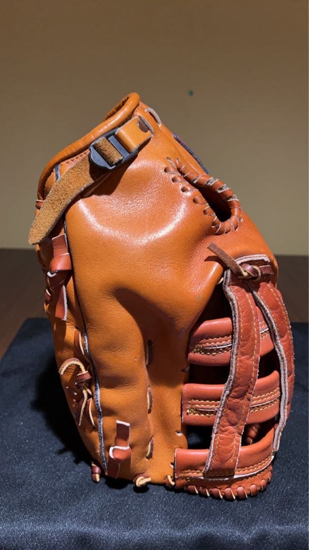 超貴重 4本指 ハタケヤマとミツワタイガーのダブルネーム 貴重な硬式用和牛グラブ