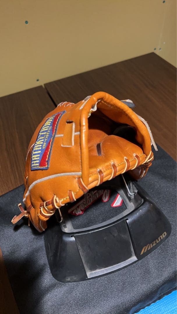 超貴重 4本指 ハタケヤマとミツワタイガーのダブルネーム 貴重な硬式用和牛グラブ