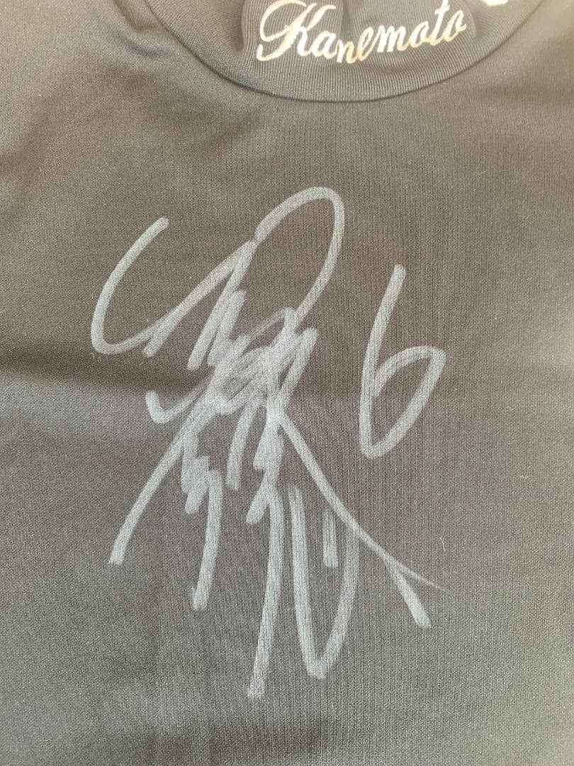金本知憲　直筆サイン入り　アンダーシャツ　首元に刺繍