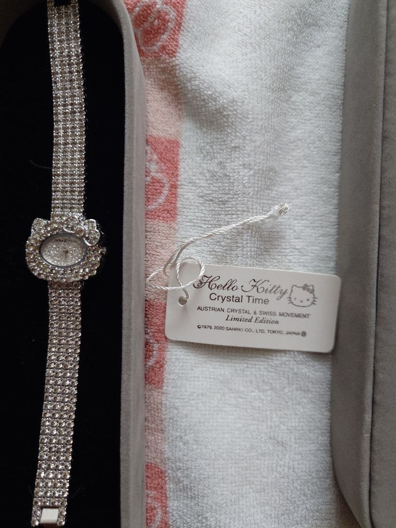 ハローキティ クリスタルタイム2000リミテッドエディション キティの形の特別版