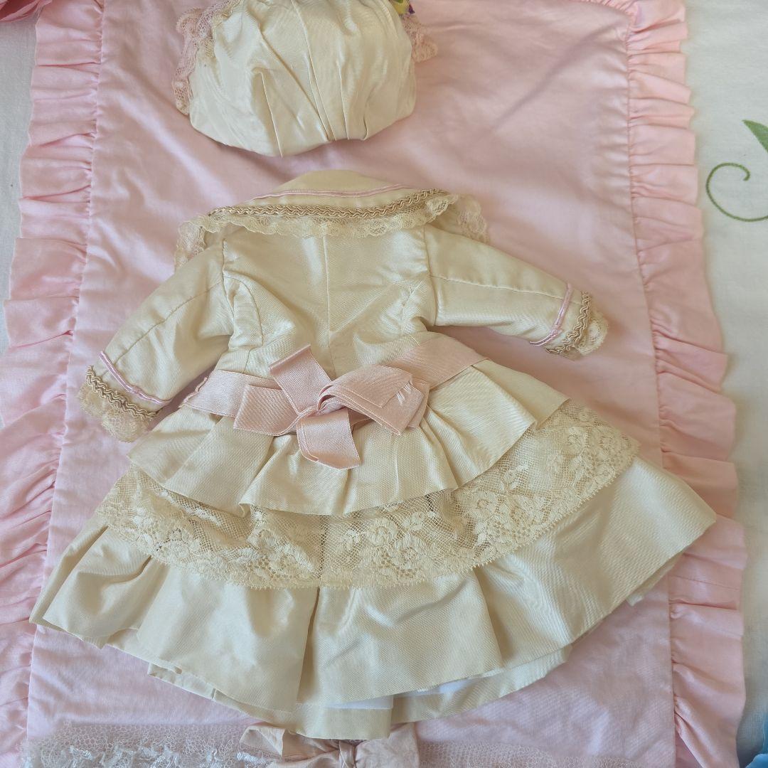 作家様　アンティークビスクドール　ドレス　シルク　ボネ付き　キャビネットサイズ