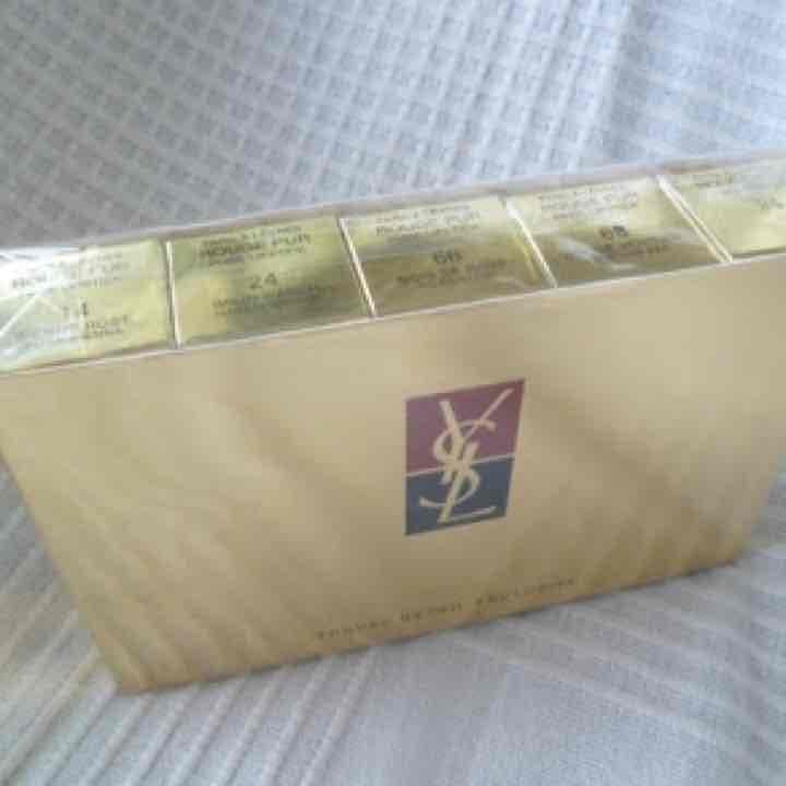 イヴサンローラン