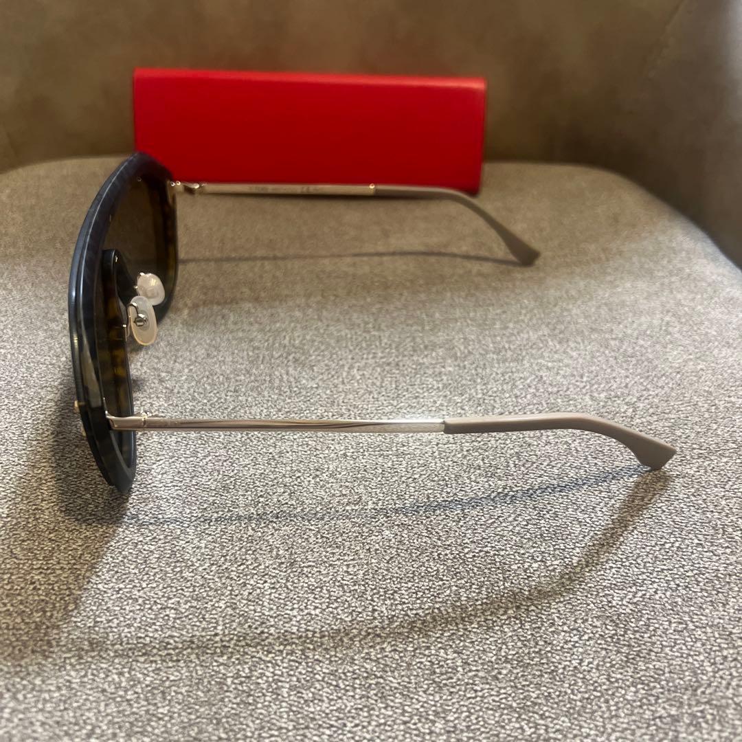 FENDI シールド型サングラス ブラック/グレー