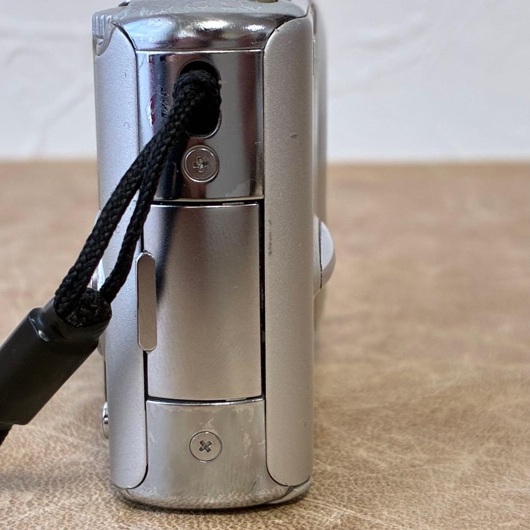 デジタルカメラ　パナソニック　LUMIX DMC-FX01　充電器付　中古品