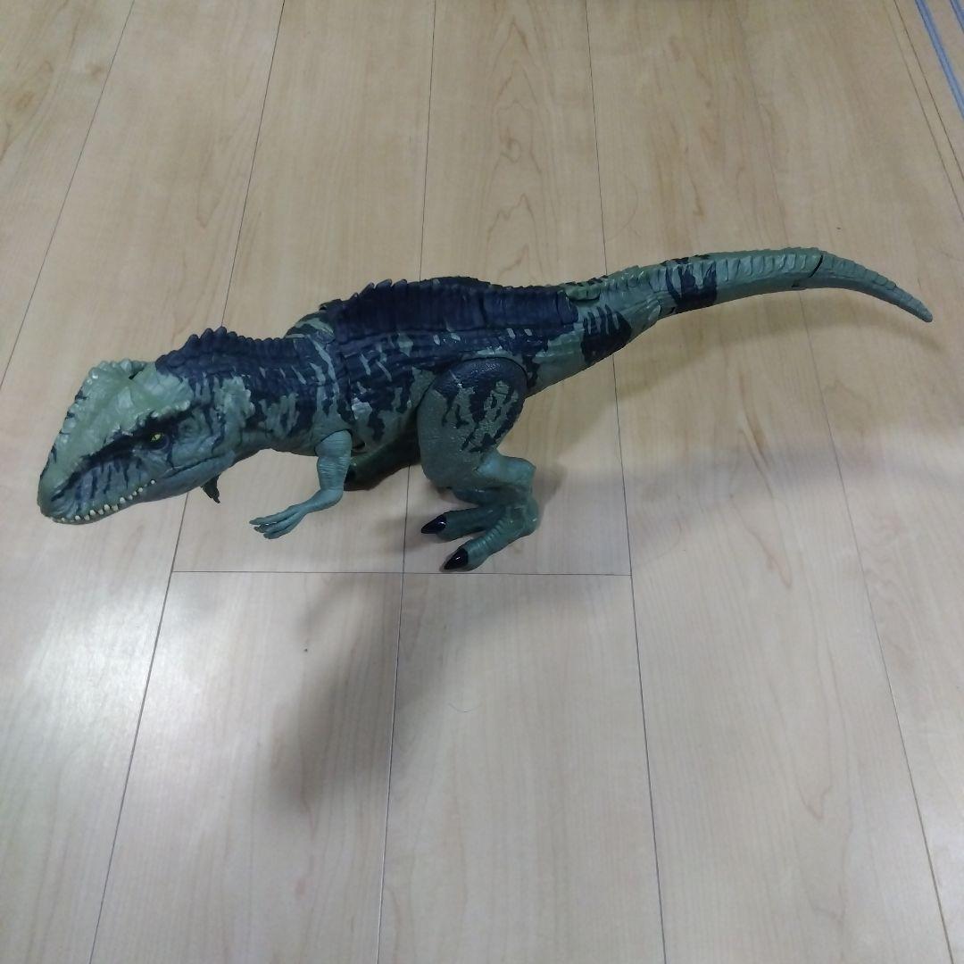 ほえるギガノトサウルス