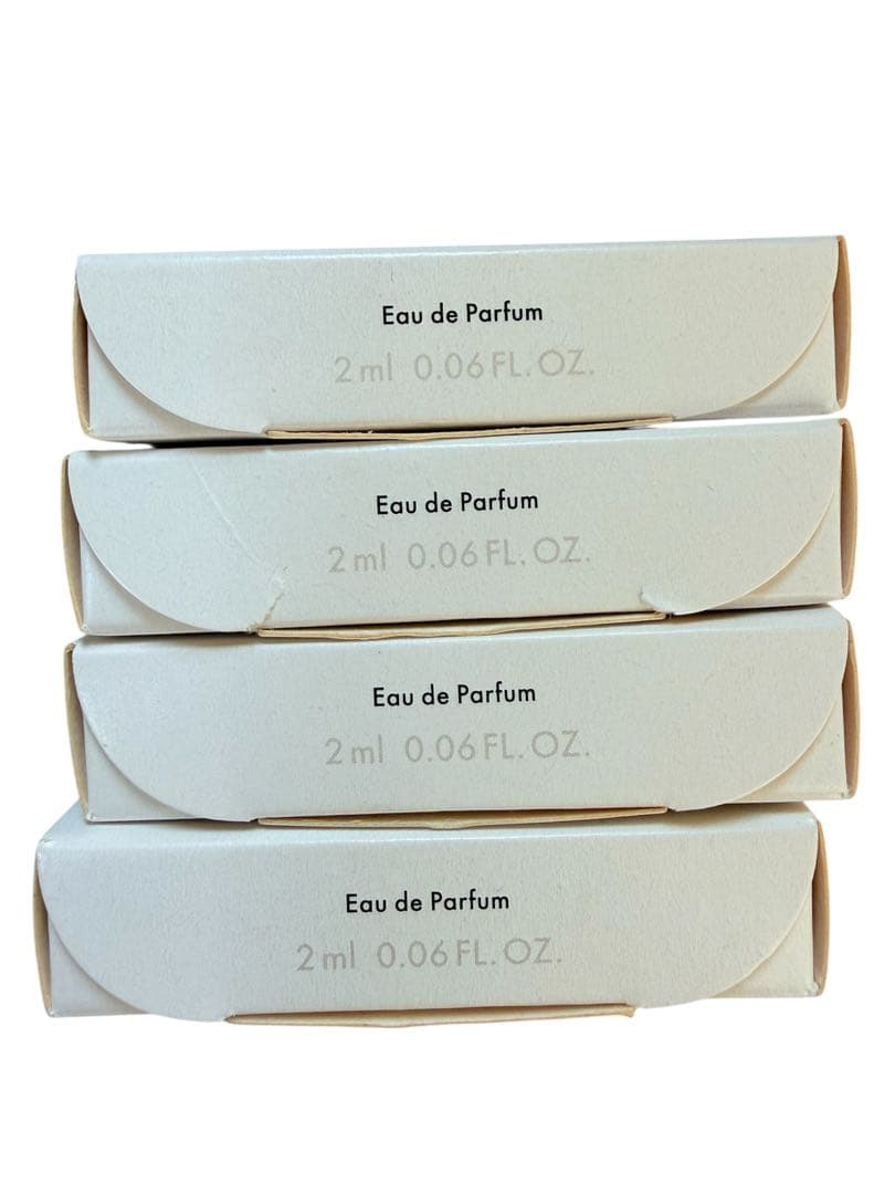 ヴィトン 香水 少量サイズ1本3500円 4本12000円