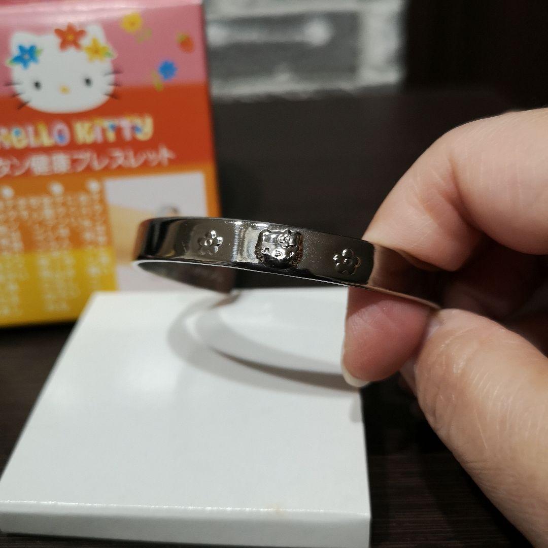 ハローキティ　チタン健康ブレスレット　レア　新品