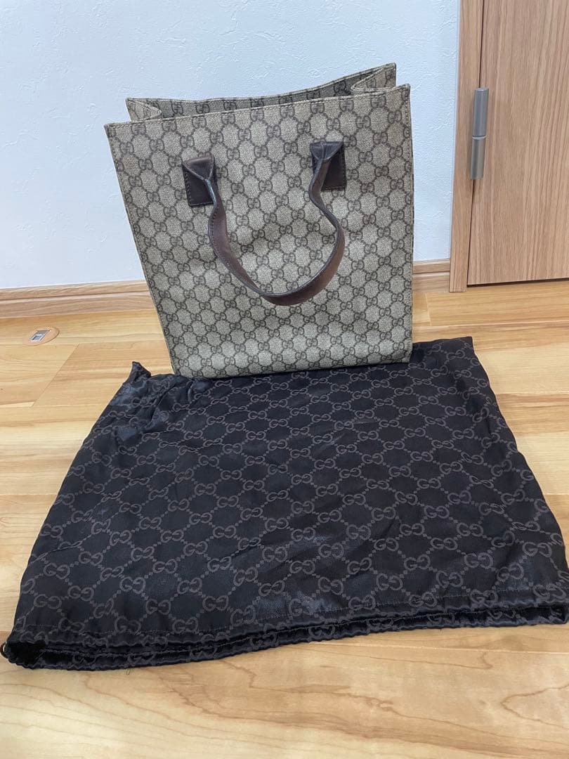 Gucci モノグラムトートバッグ　保存袋付き