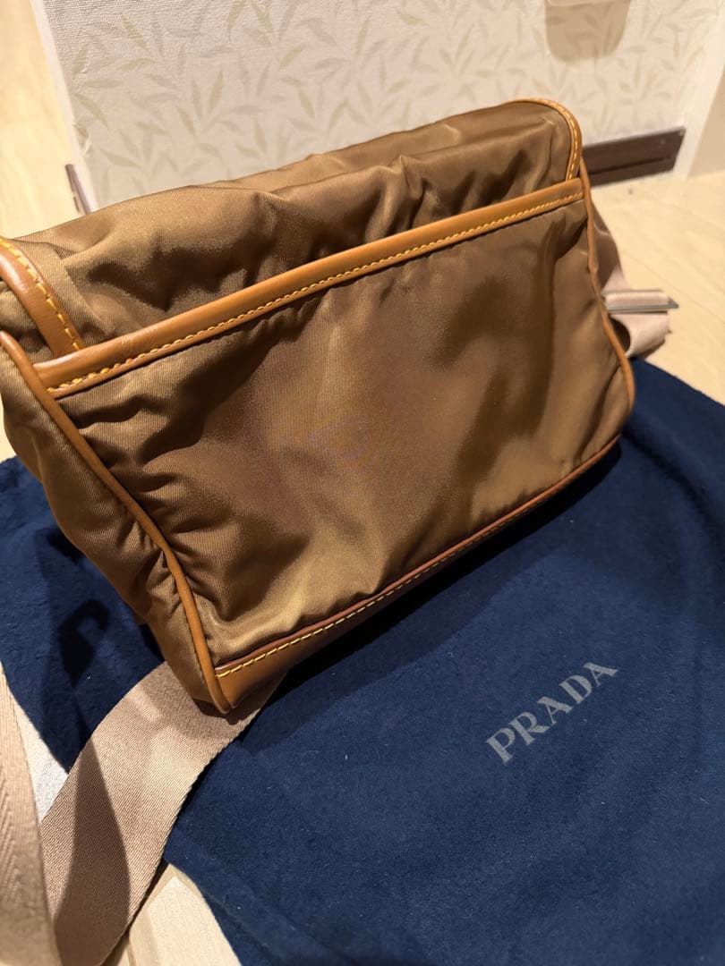 PRADA ブラウン ナイロンショルダーバッグ