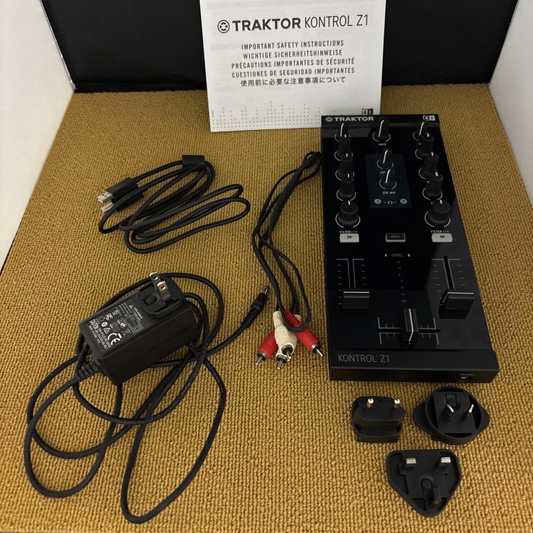 TRAKTOR KONTROL Z1 ミキシング・コントローラー