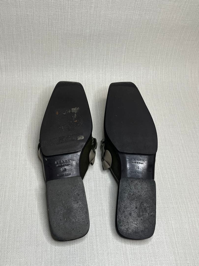 PRADA ダークグリーン スクエアトゥミュール