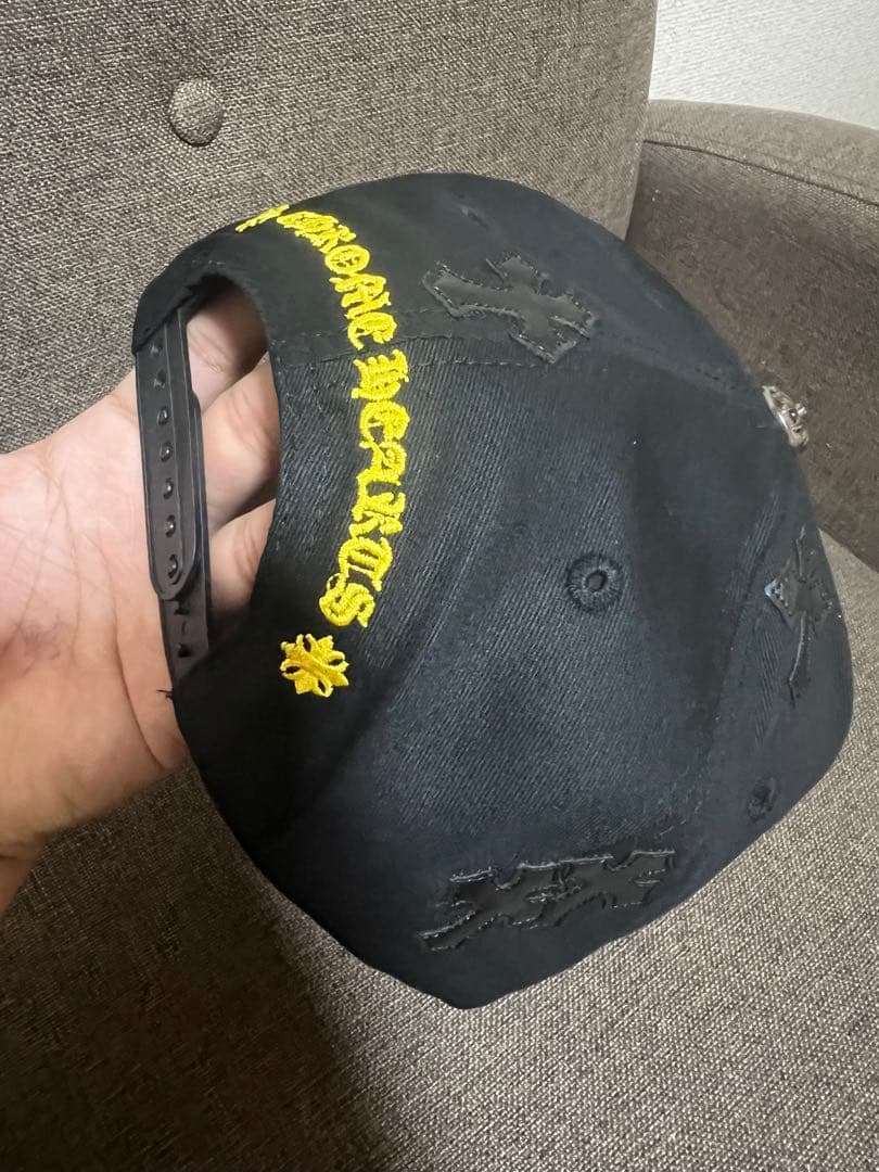 黒のスナップバックキャップ CH刺繍