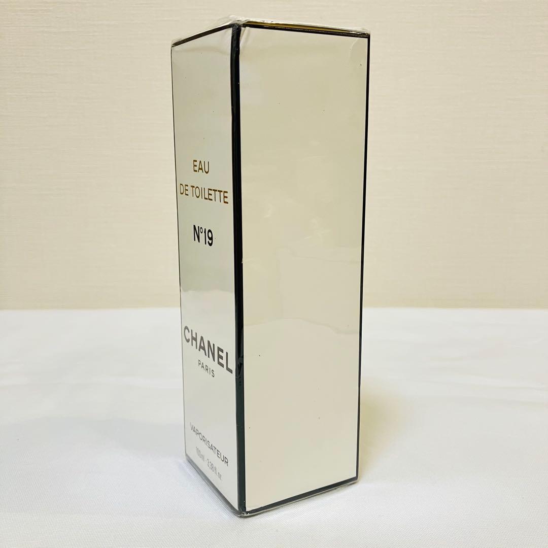 新品未開封　CHANEL シャネル N゜19 オードトワレ　香水　100ml ②
