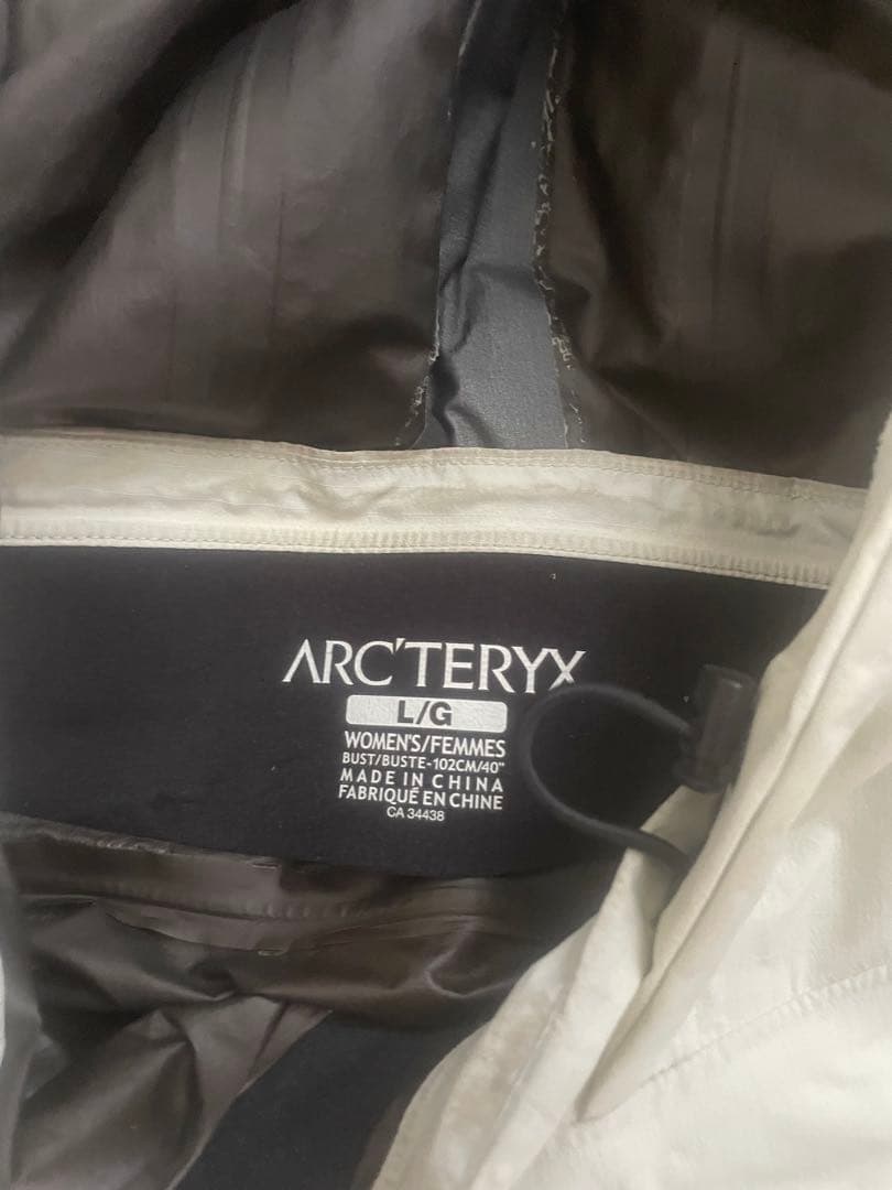 らいちょさま専用　ロゴ刺繍　激レア　ARC'TERYX ホワイト アークテリクス