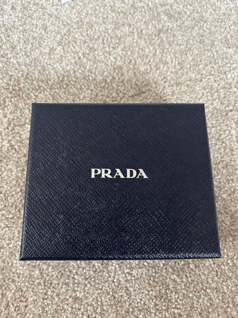 prada 名刺入れ