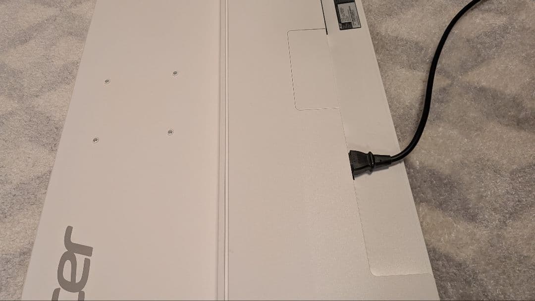 ET322QK　4 k モニター　31.5インチ