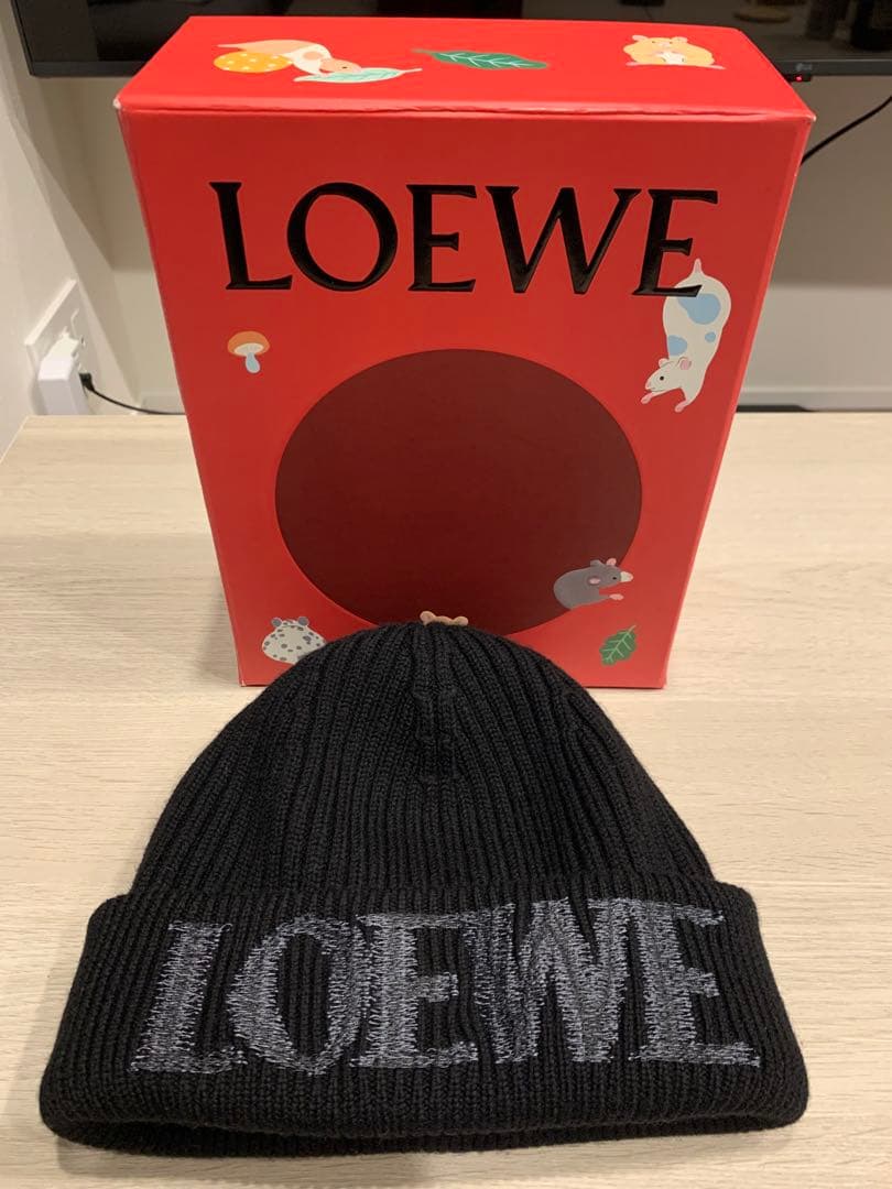【新品同様】LOEWE ブラック ニット帽