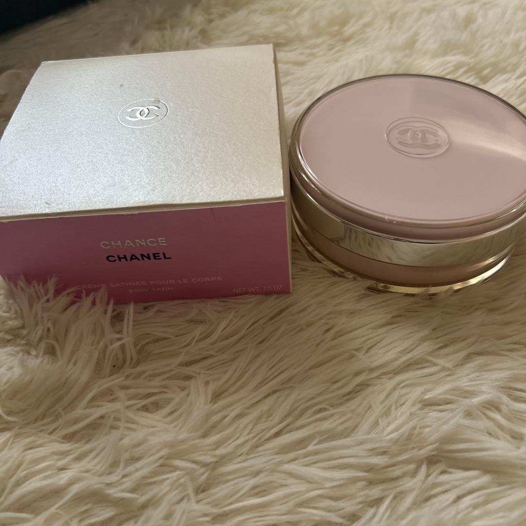 CHANELチャンスクリームサテン