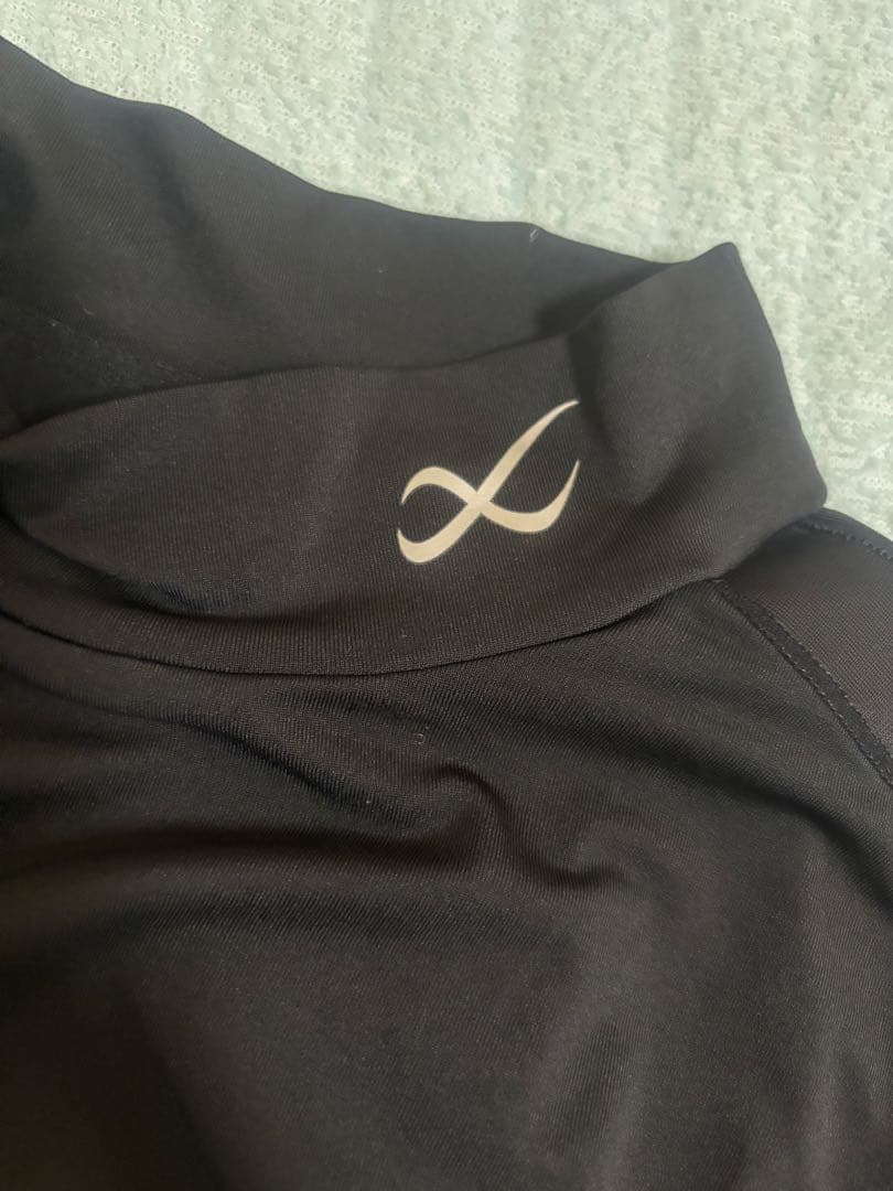 CWX 長袖シャツとレギンスとスポーツブラ2枚のセット