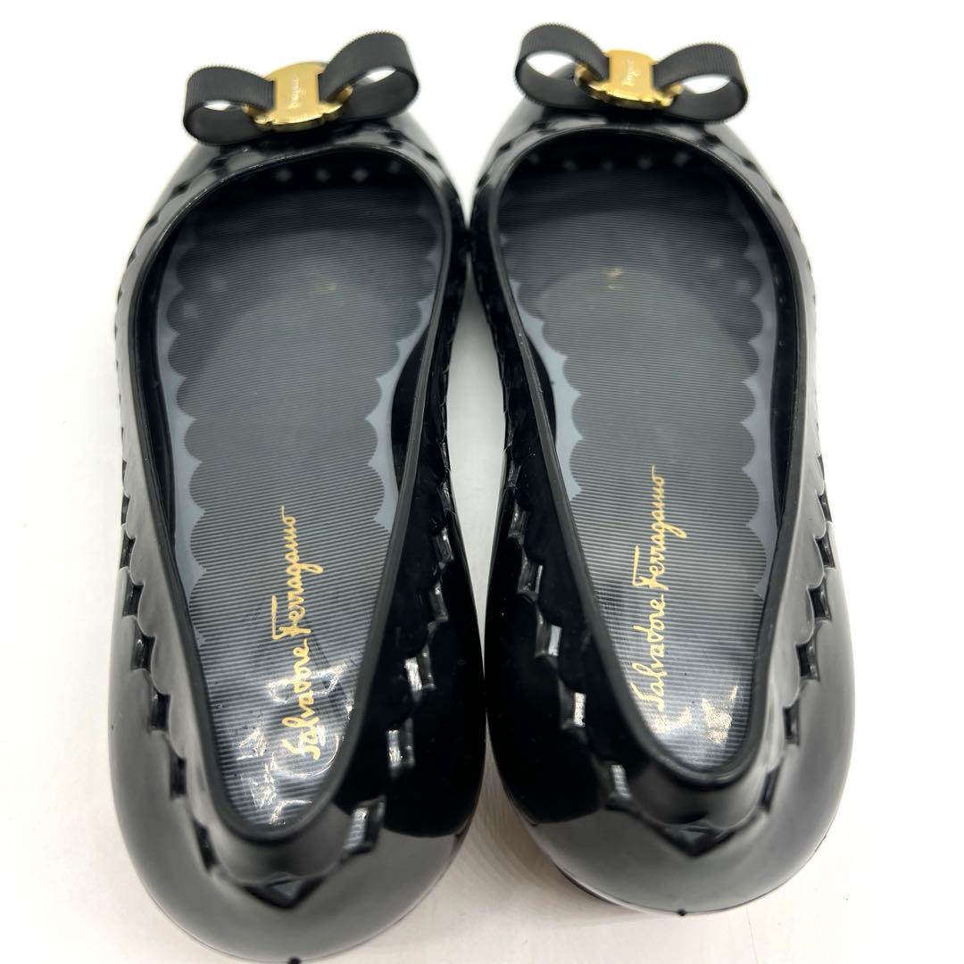 良品　フェラガモ　パンプス　JELLY ラバー　ヴァラリボン