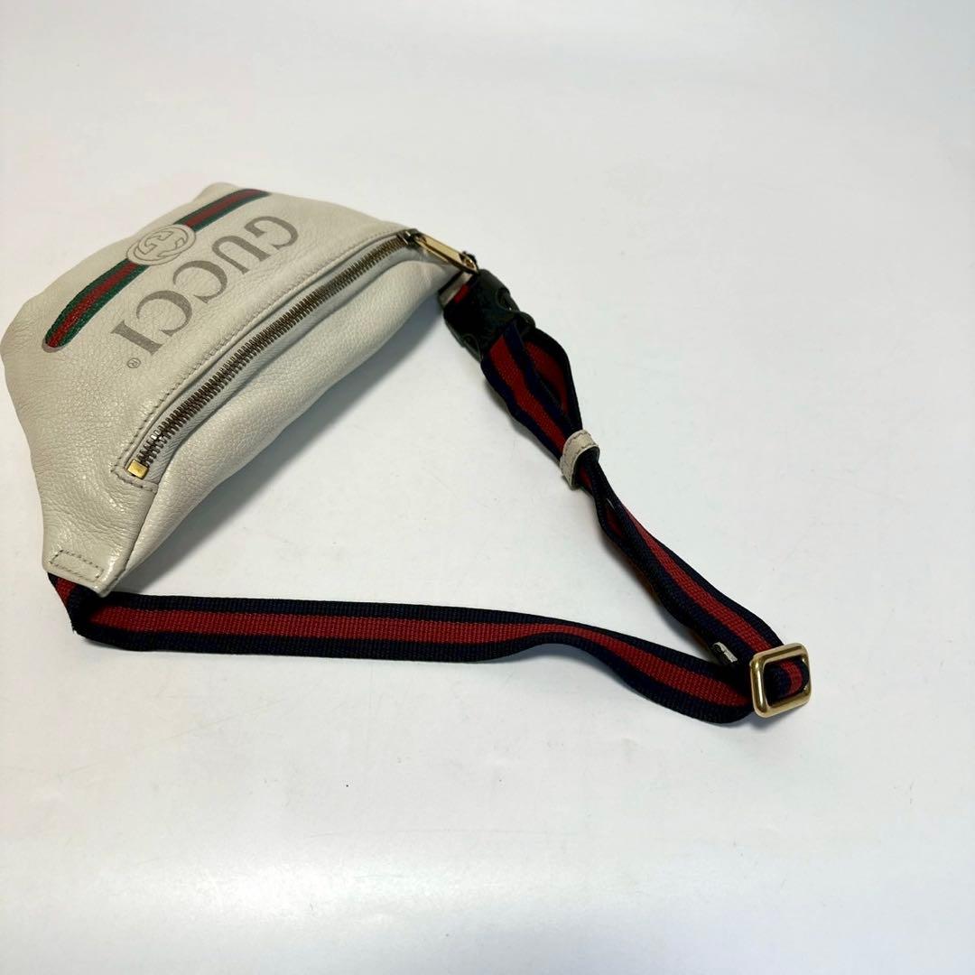 o22【美品】グッチ　ロゴプリント　レザー　シェリーライン　ボディバッグ