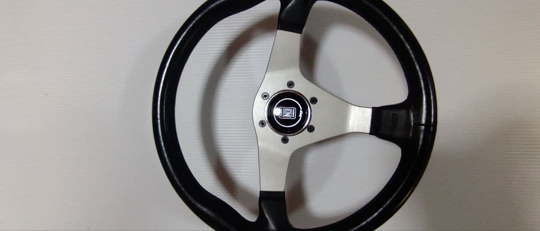 NARDIクラシック、 レザーステアリング 3スポーク 、シルバー３５パイFET