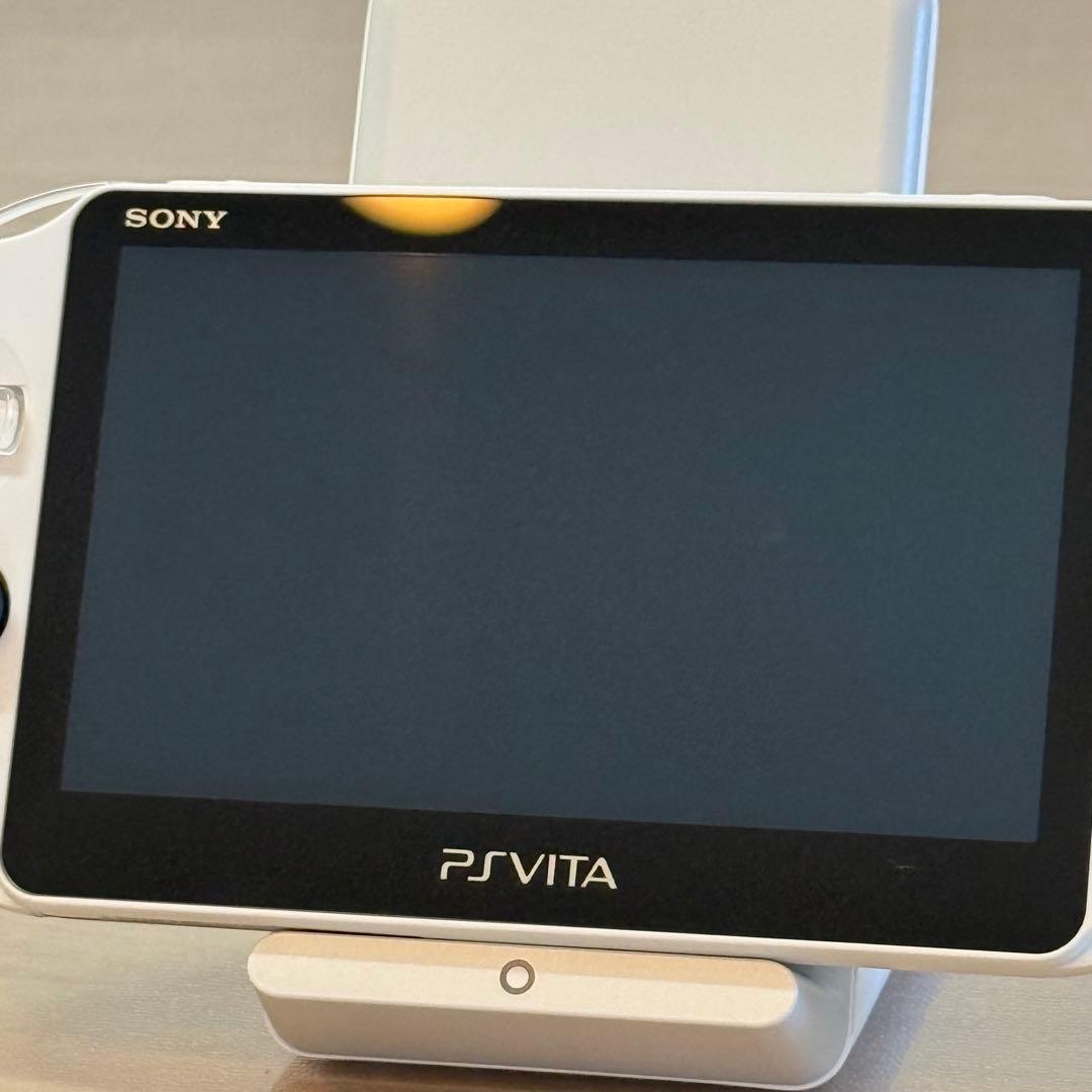 7-064 PSVITA PCH-2000 グレイシャー・ホワイト
