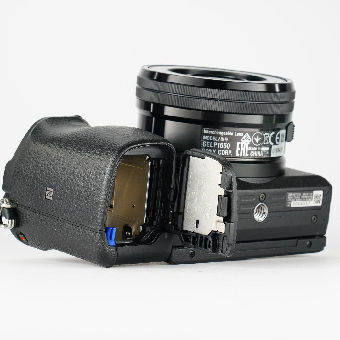 2度と戻らない瞬間を美しく、最高カメラ SONY α6400 ミラーレス 557