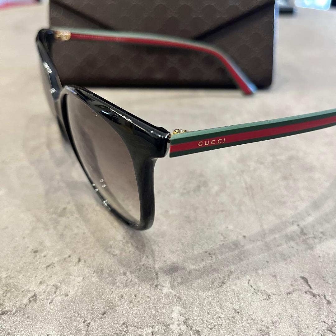 GUCCI ブラックフレーム サングラス ケース付き