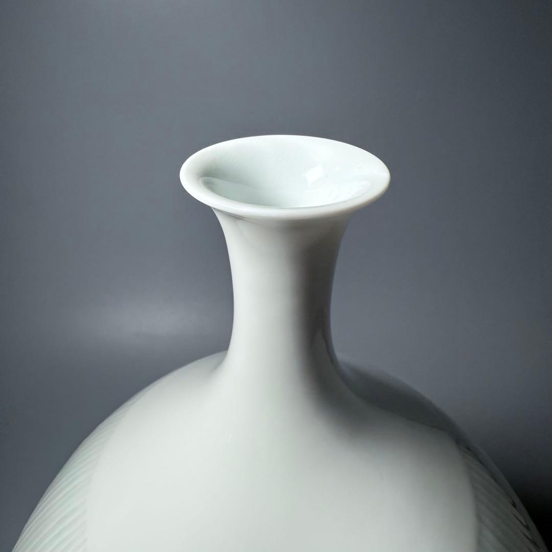 藤井朱明　白磁　花瓶　高さ35.5cm　共箱　栞付　造形の美　圧倒的な存在感