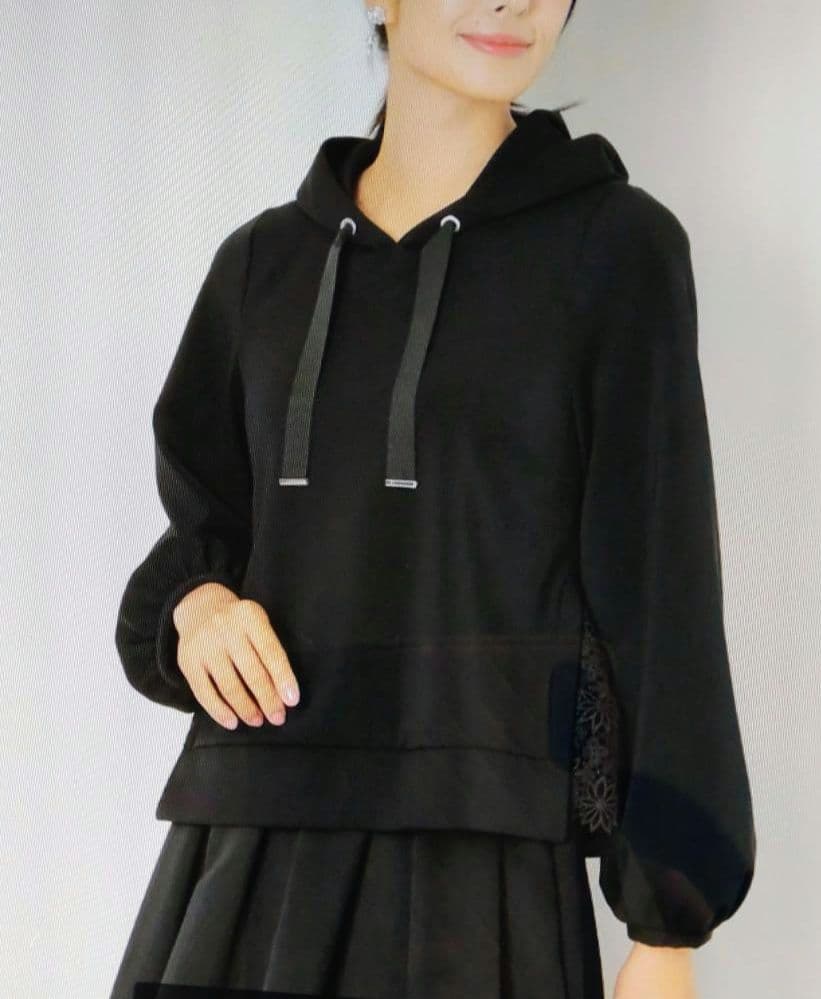 【トゥービーシック】サイズ４４ ダンボール フーディー